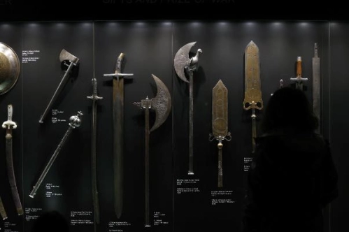 1300 yıllık paha biçilemez kılıç, kalkan, miğfer ve hançer