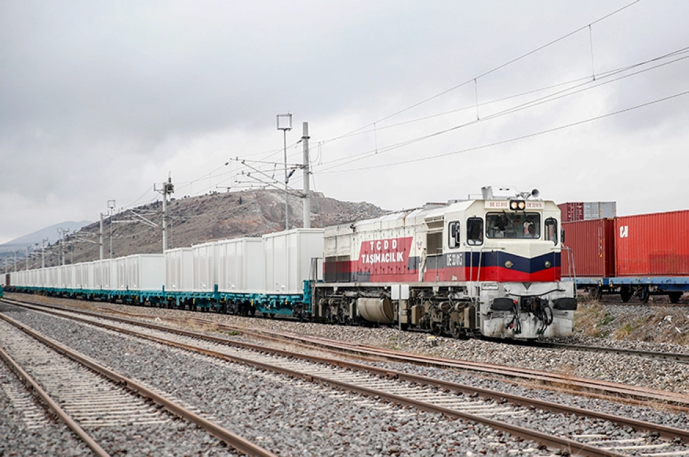 Yaşam konteynerlerini taşıyan tren Kayseri'ye ulaştı