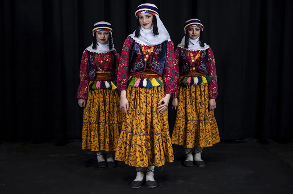 Anadolu'nun kültürel zenginliği geleneksel kadın kıyafetlerinde öne çıkıyor