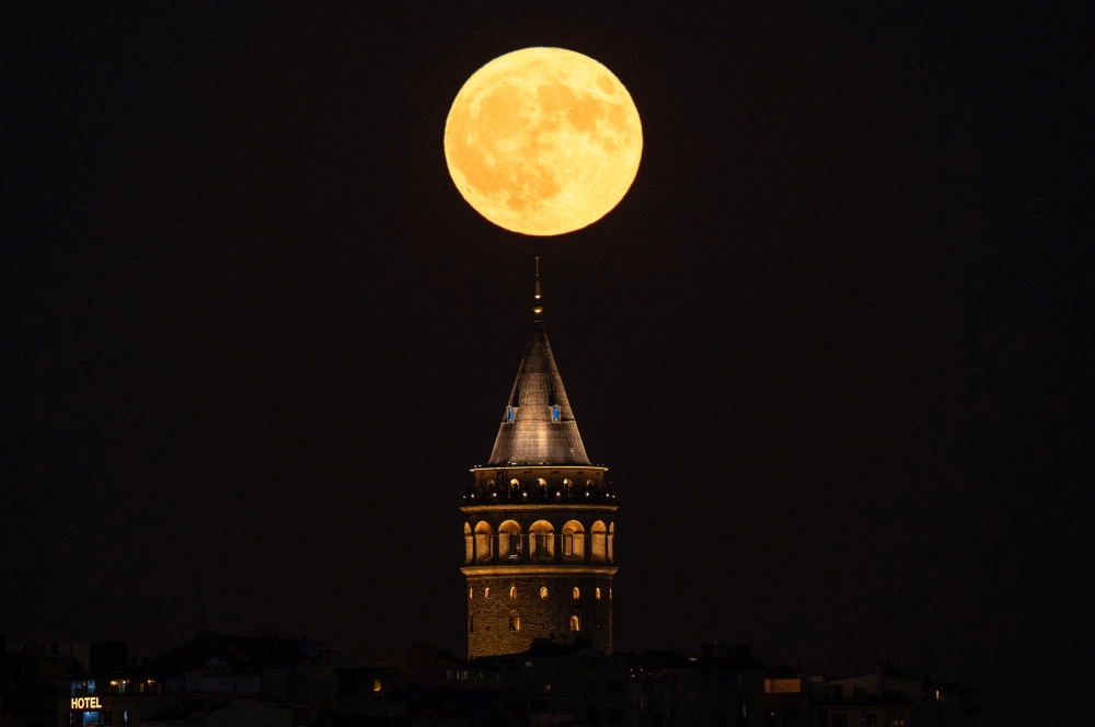 İstanbul'da Süper Mavi Dolunay