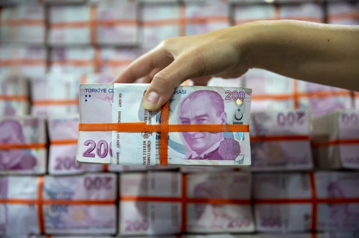 Bankacılık kredi hacmi 14.1 trilyon lira oldu