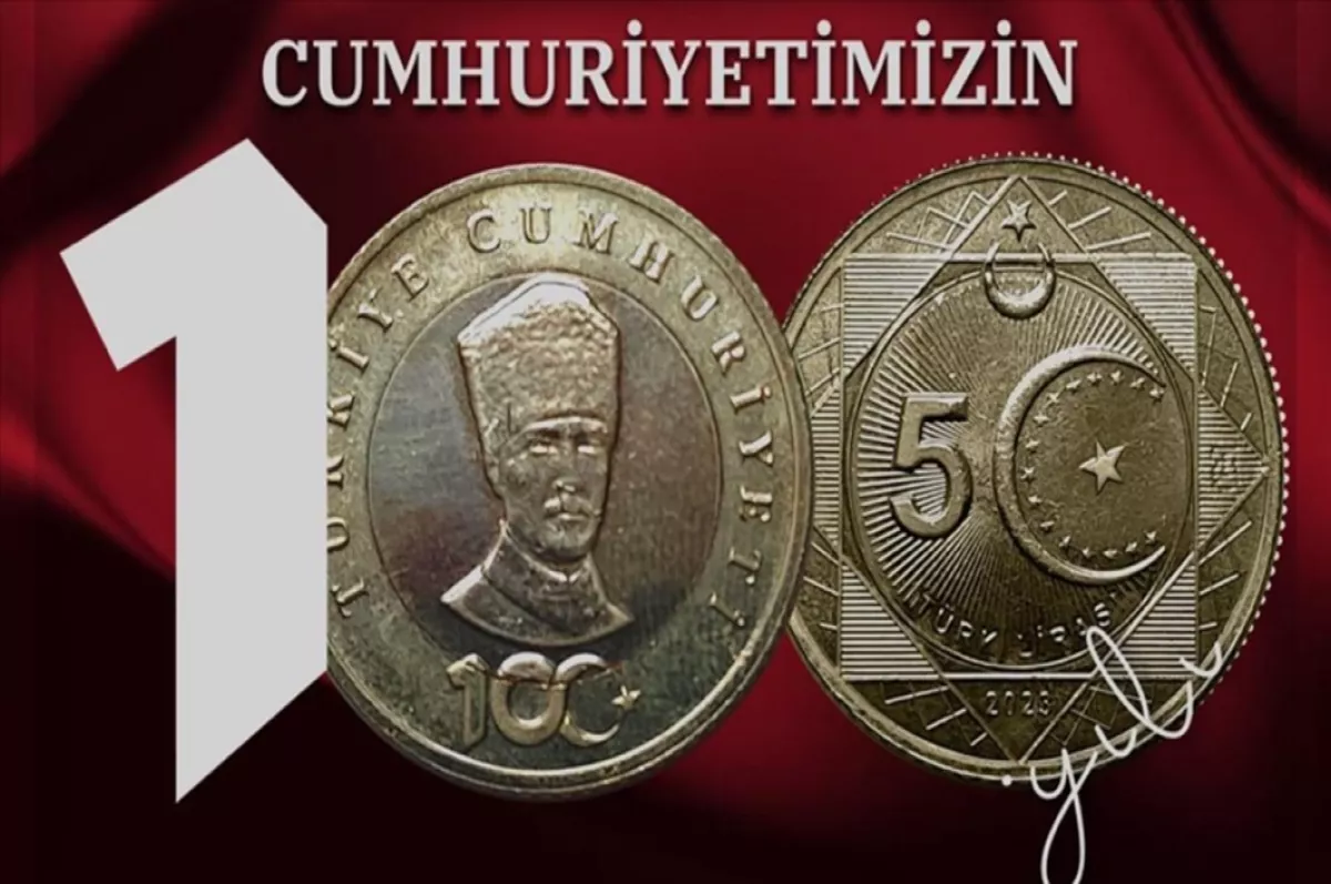 Cumhuriyet'in 100. yılına özel basılan "5 Türk lirası" hatıra parası tanıtıldı