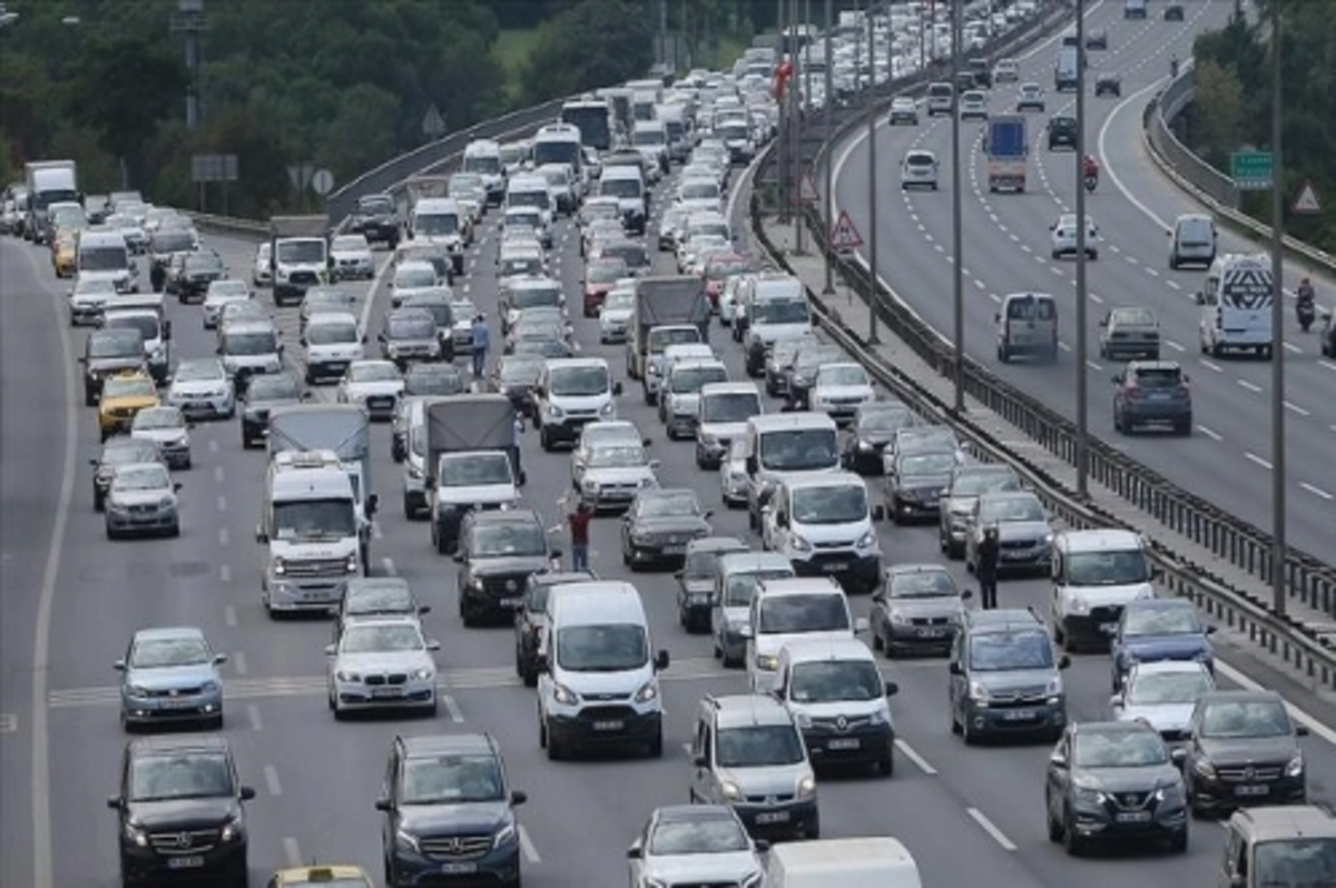 Trafiğe ocakta 117 bin 313 aracın kaydı yapıldı