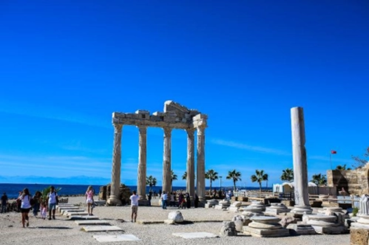 Türkiye güvenli turizmle ziyaretçi ağırlamaya hazırlanıyor