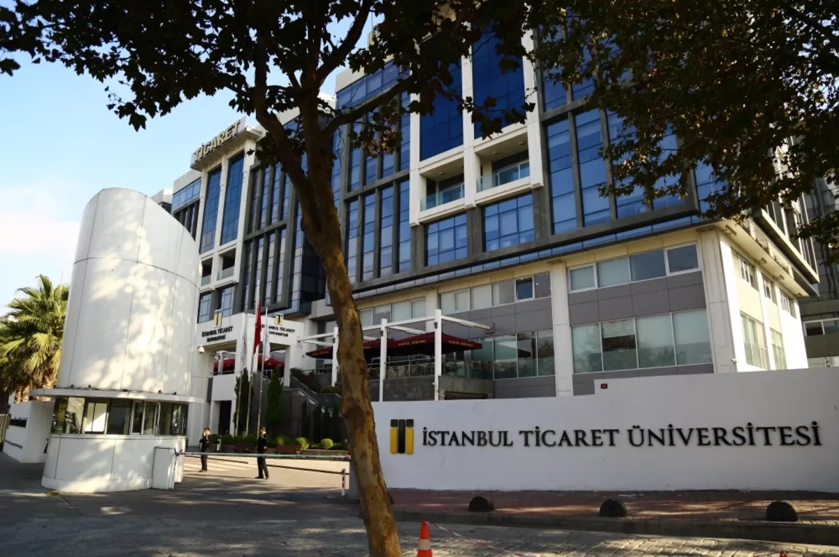 İstanbul Ticaret Üniversitesi ile Buhara Devlet Üniversitesi arasında ortak ders