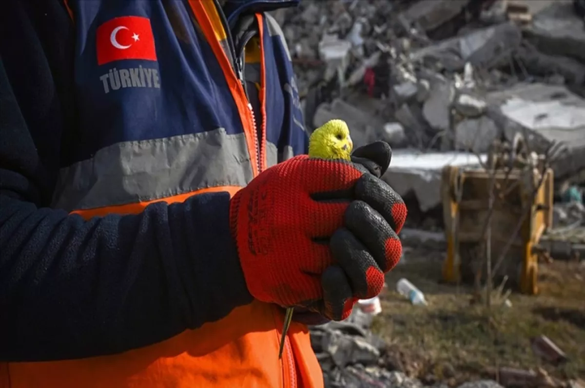 Sanayicilerin deprem bölgesine yönelik yardımları aralıksız sürüyor