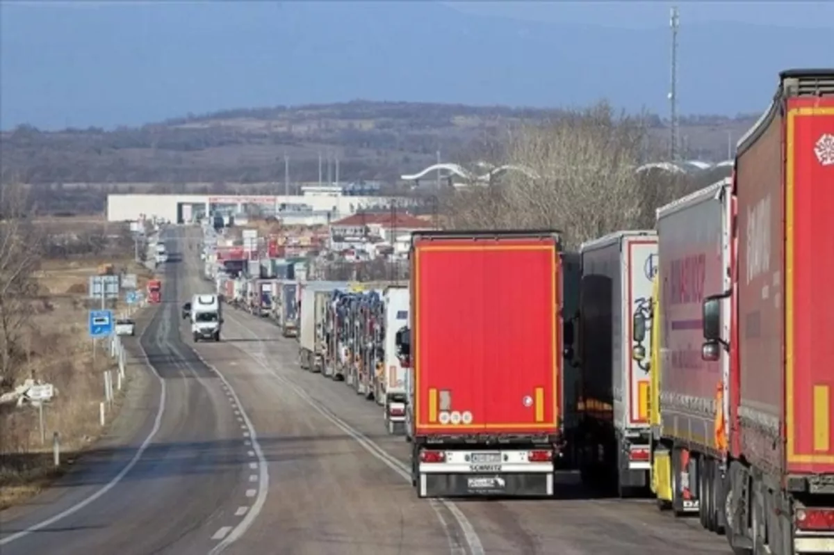 Kara sınır kapılarındaki ticari araç trafiği Kovid-19 öncesi döneme yaklaşıyor