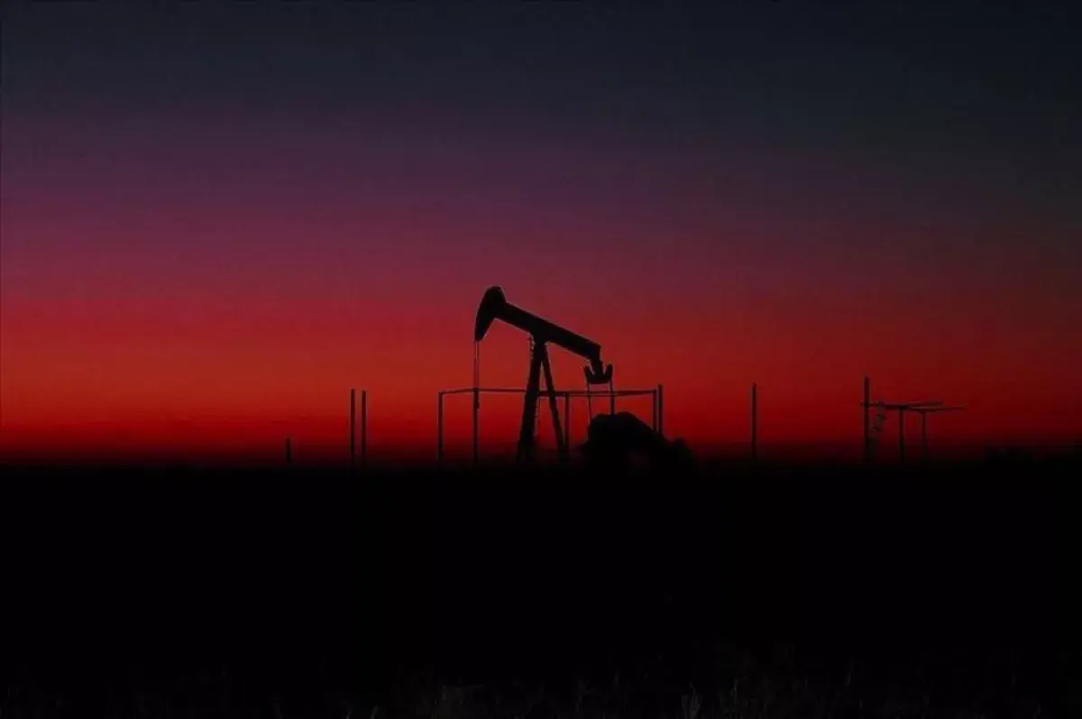 Brent petrolün varil fiyatı 76,33 dolar