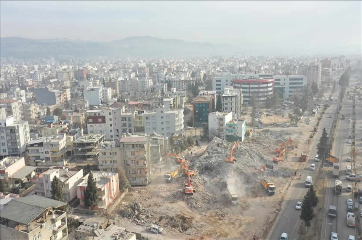 Deprem bölgesindeki ekonomik hayata ilişkin düzenlemelere gidildi