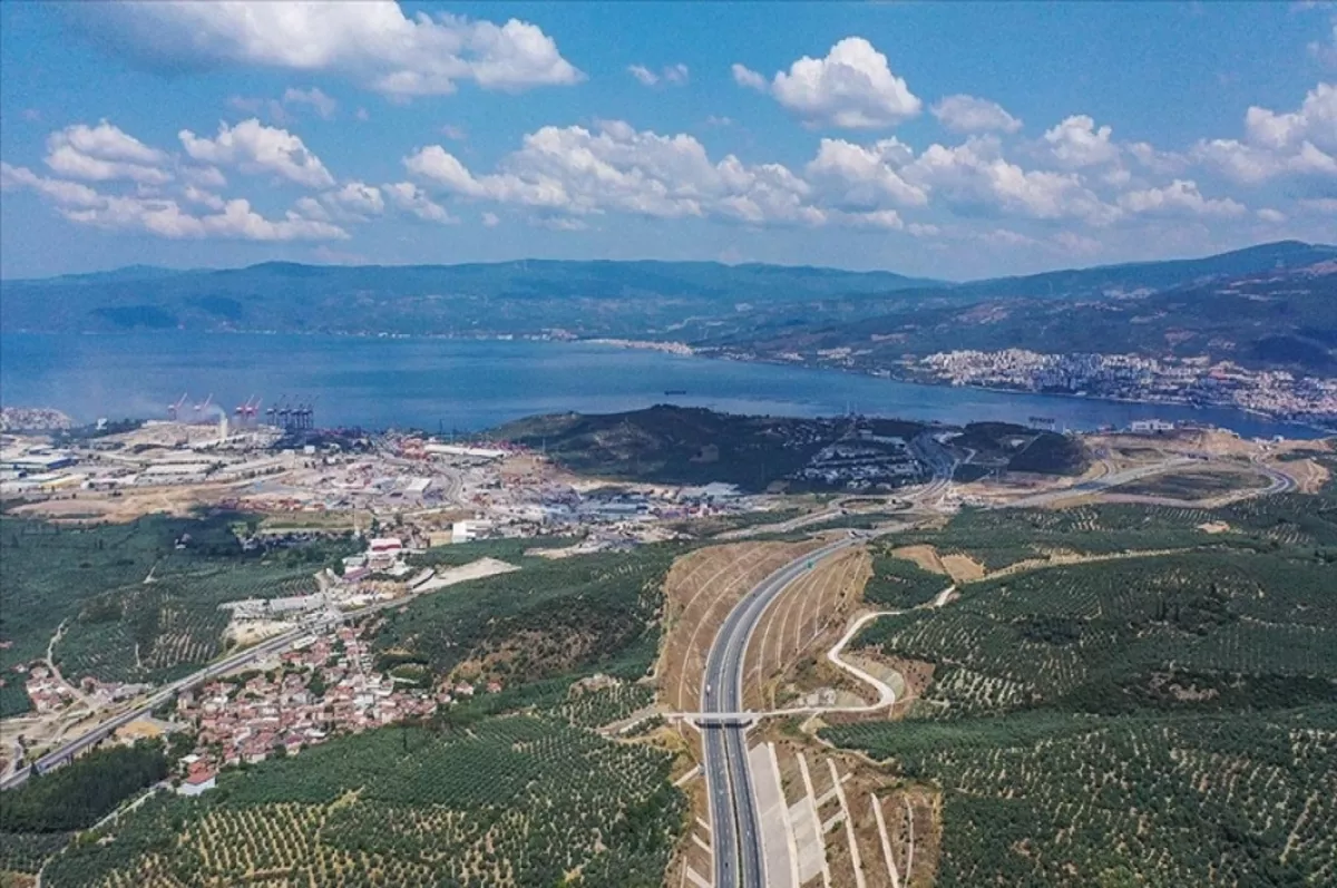 İki otoyolun hizmet tesislerinin kiralanması için ihale