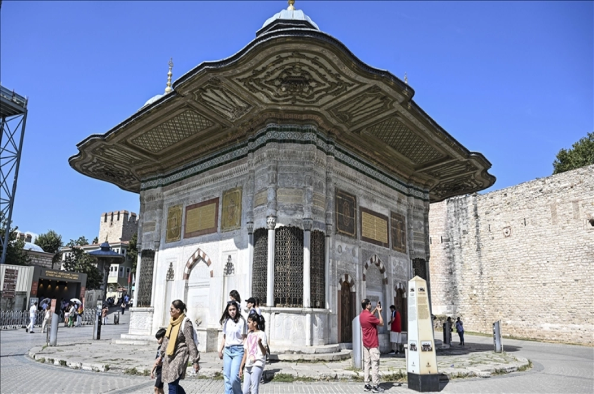 Çeşmeler, İstanbulluların ve can dostlarının ihtiyacını karşılıyor