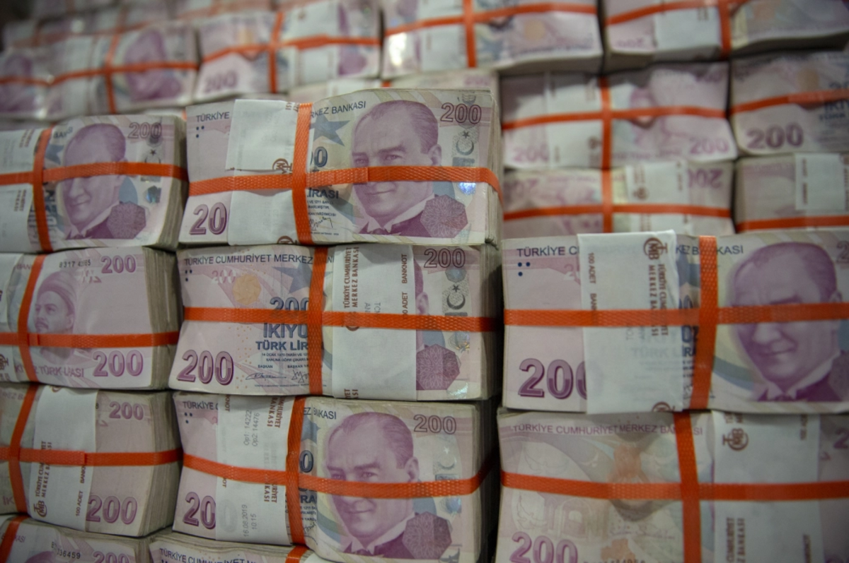 Bankacılık kredi hacmi 10 trilyon 585.1 milyar lira oldu