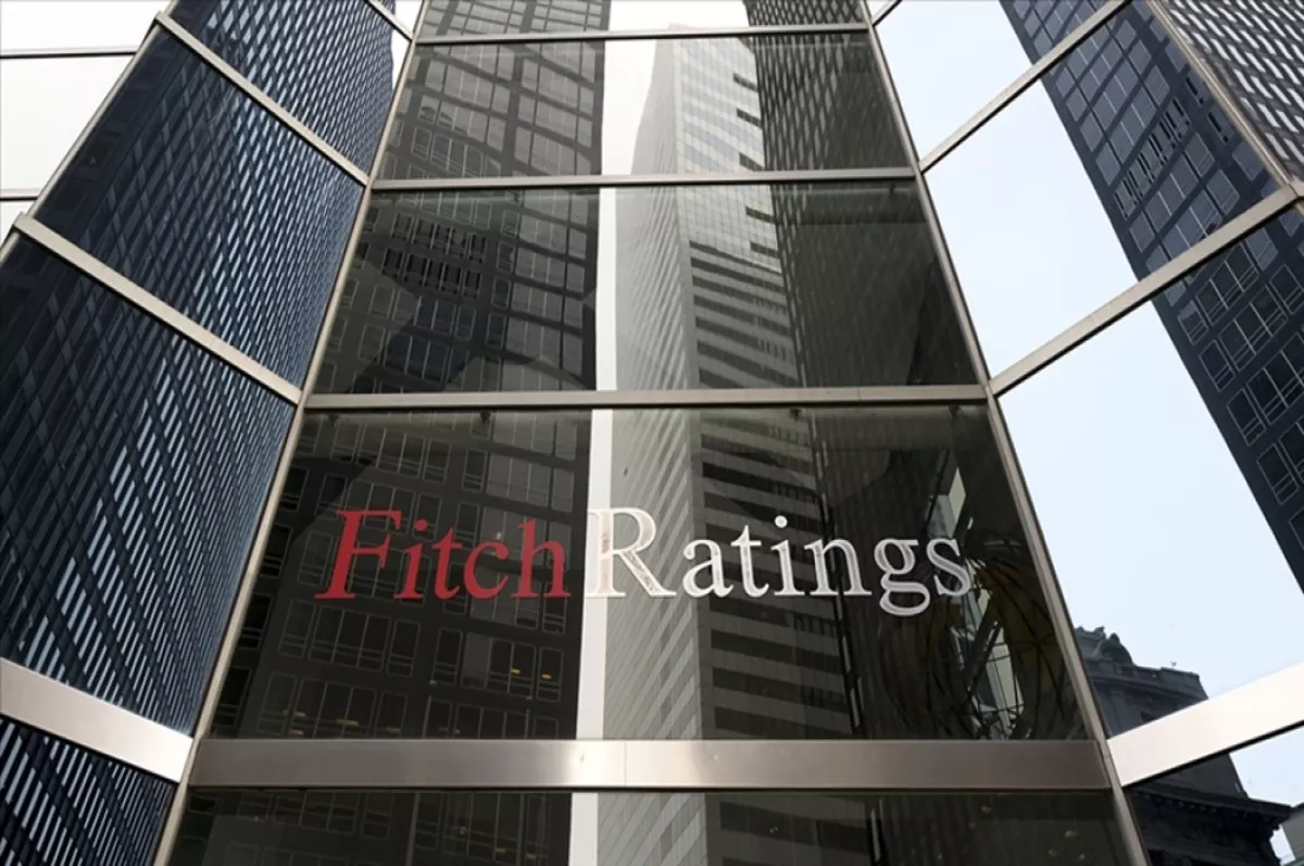 Fitch'ten İngiltere'ye borçlanma uyarısı