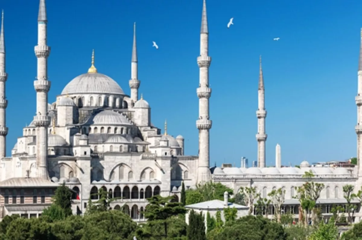 Sultanahmet Camii’nde ilk taşı koyup ilk vaazı verdi