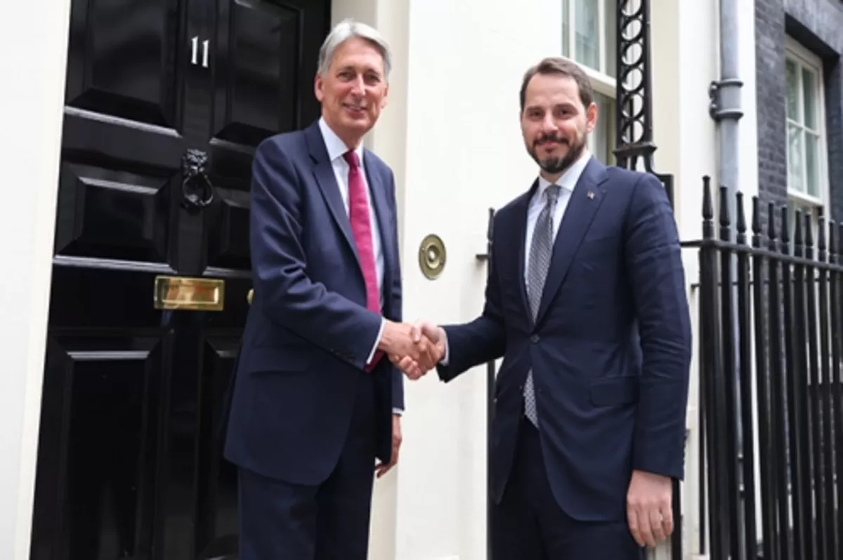 Bakan Albayrak’tan Londra mesajları