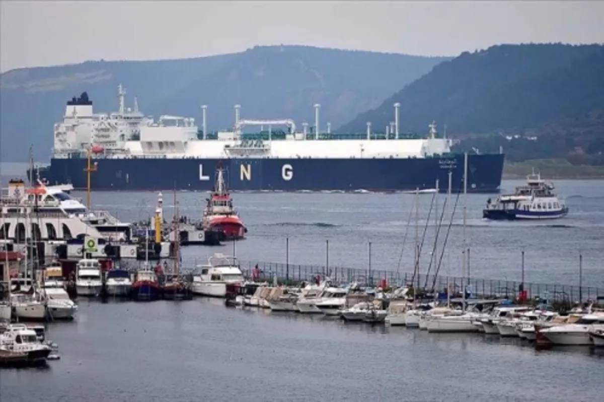 26 LNG ihracat terminali projesinin nihai yatırım kararında gecikme yaşanıyor