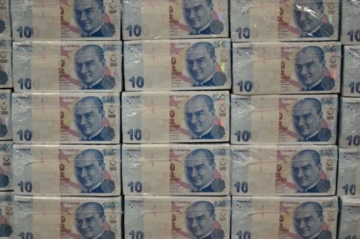 Kısa çalışma ödeneği, nakdi ücret desteği ve işsizlik ödeneği kapsamında 8 milyon kişiye 57 milyar lira ödendi