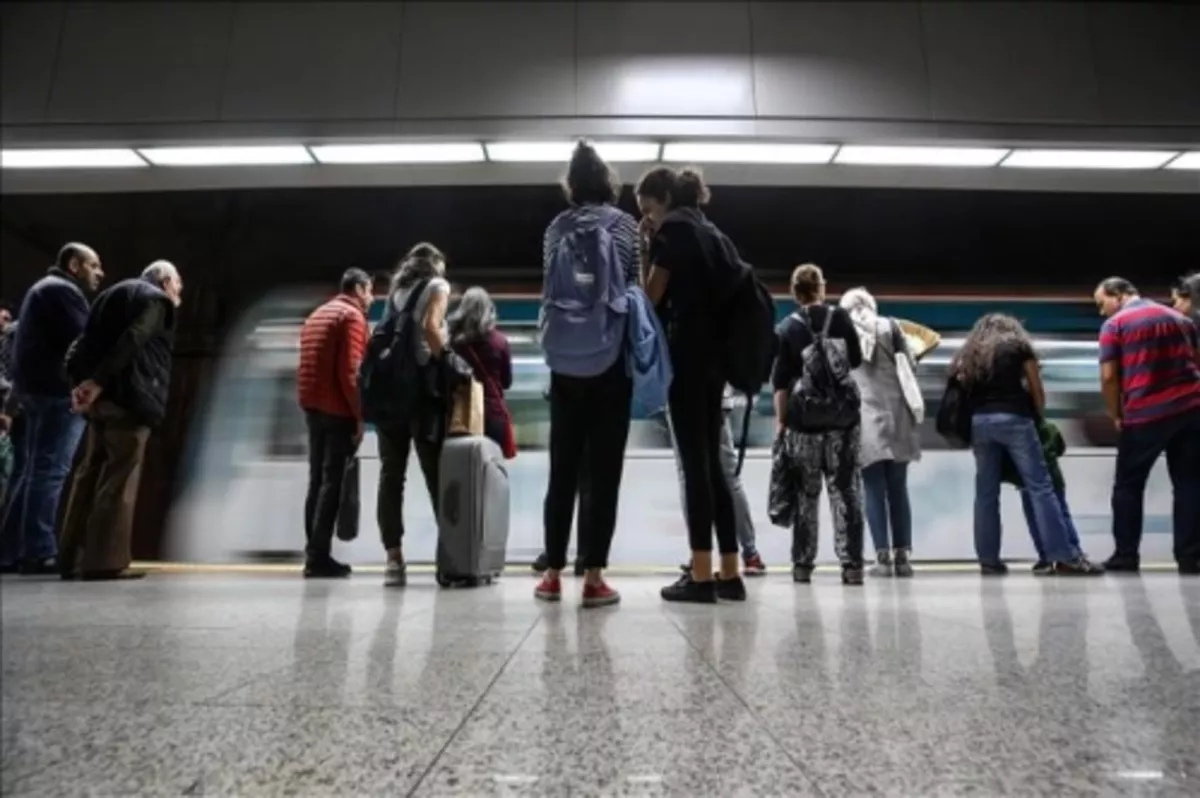 Marmaray'da yolcular hem mobil internetten yararlanacak hem de sesli görüşme yapabilecek