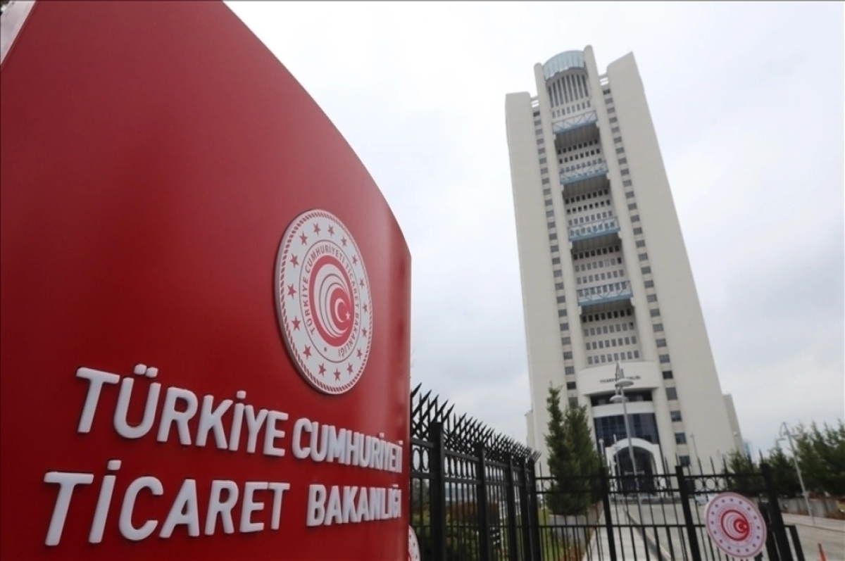 Ticaret Bakanlığı yurt dışı teşkilatıyla firmaların yanında olmayı sürdürüyor