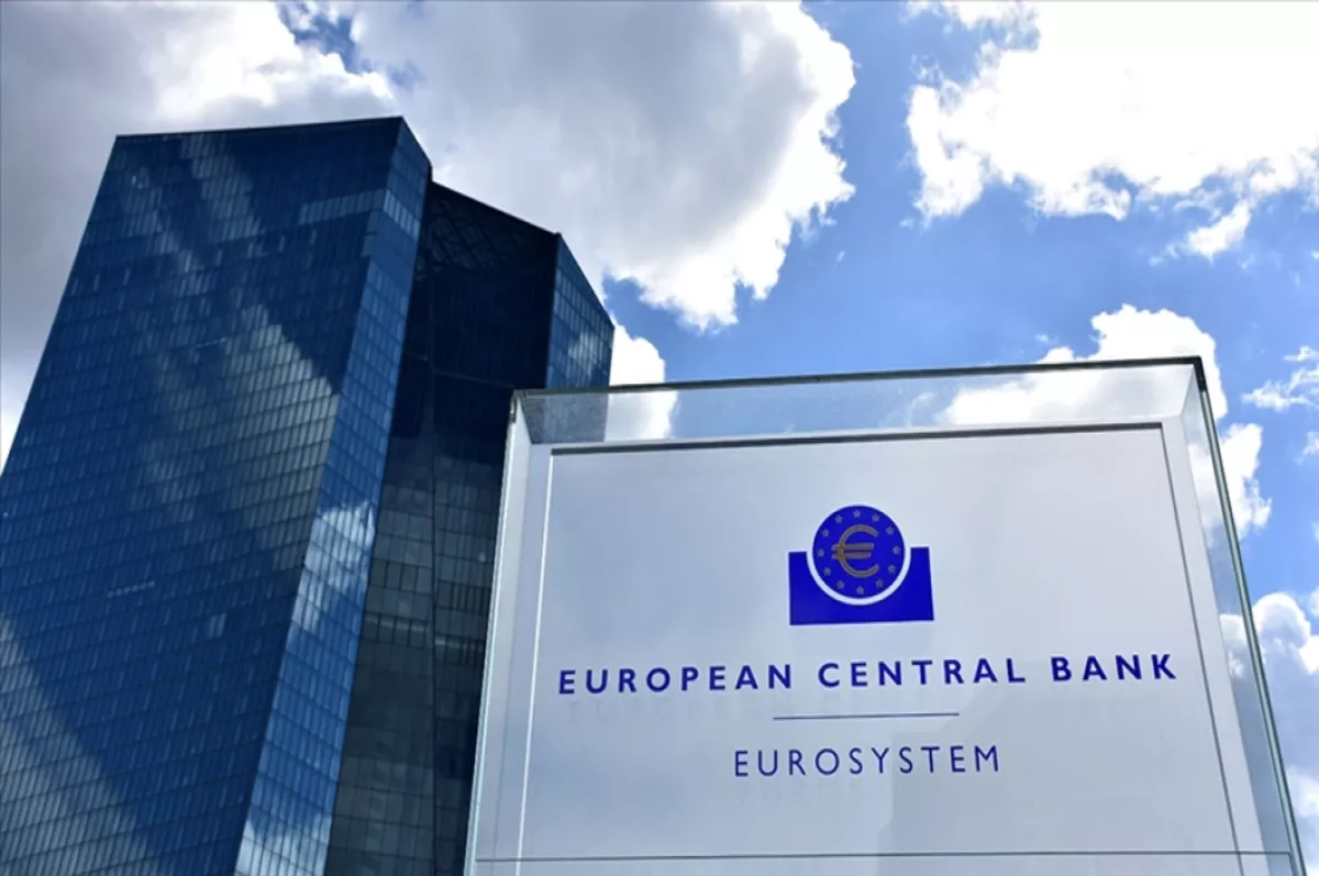 İtalya Merkez Bankası Başkanı  ECB'nin faiz oranlarını düşüreceğini öngördü