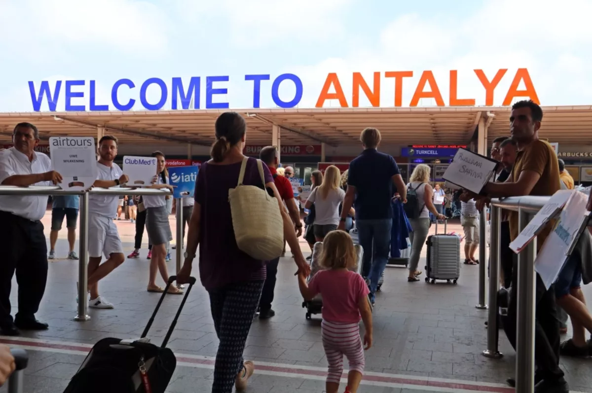 Antalya'ya hava yoluyla gelen turist sayısı 7 milyonu aştı