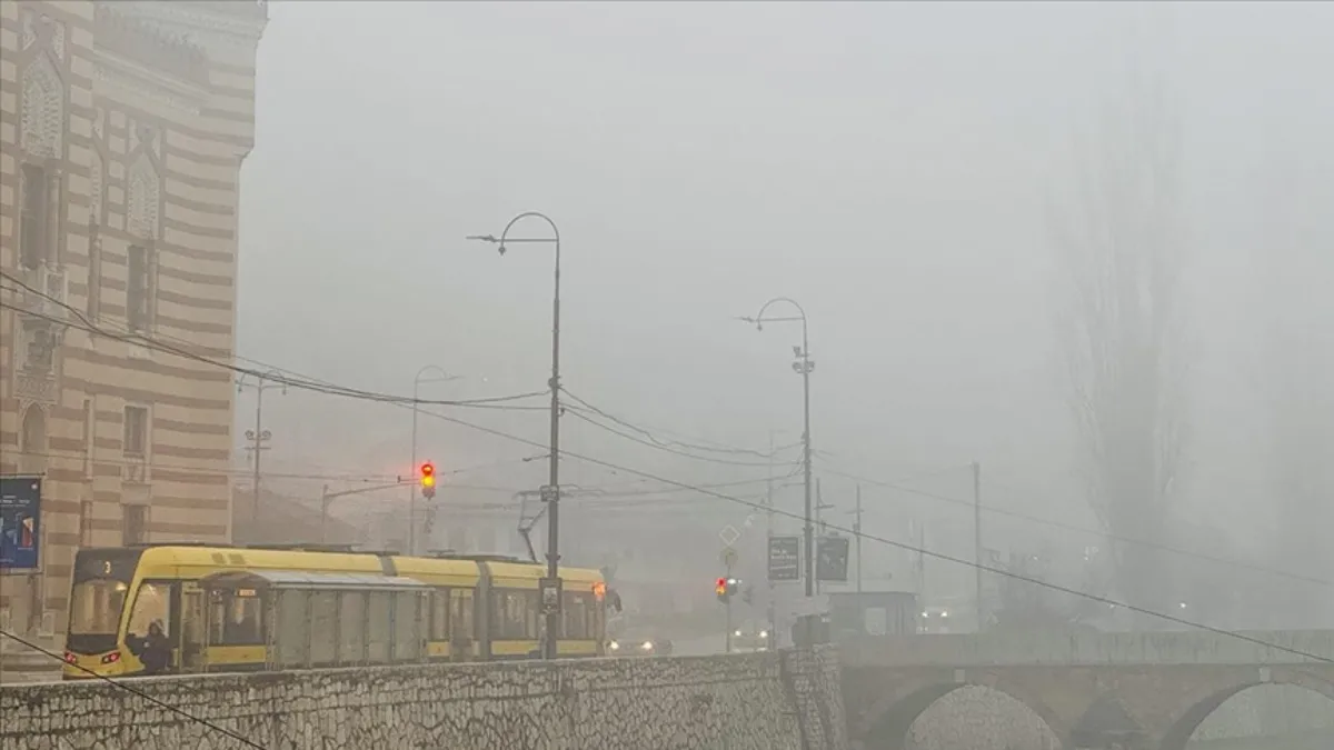 Saraybosna'da hava kirliliği nedeniyle görüş mesafesi azaldı