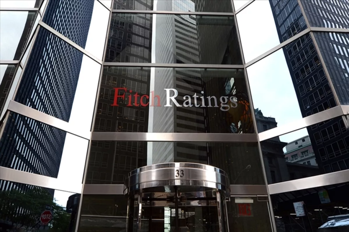 Fitch, küresel büyüme beklentisini yüzde 2.6’ya yükseltti