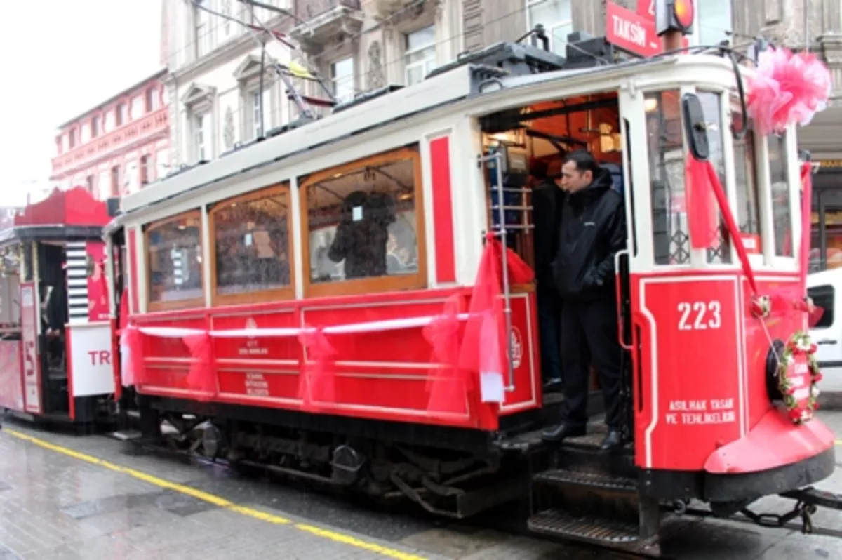 Nostaljik tramvaylar 102 yaşında