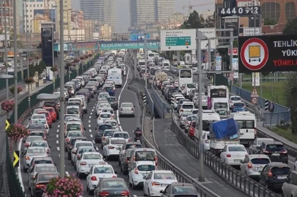 Trafiğe 11 ayda 953 bin 605 aracın kaydı yapıldı