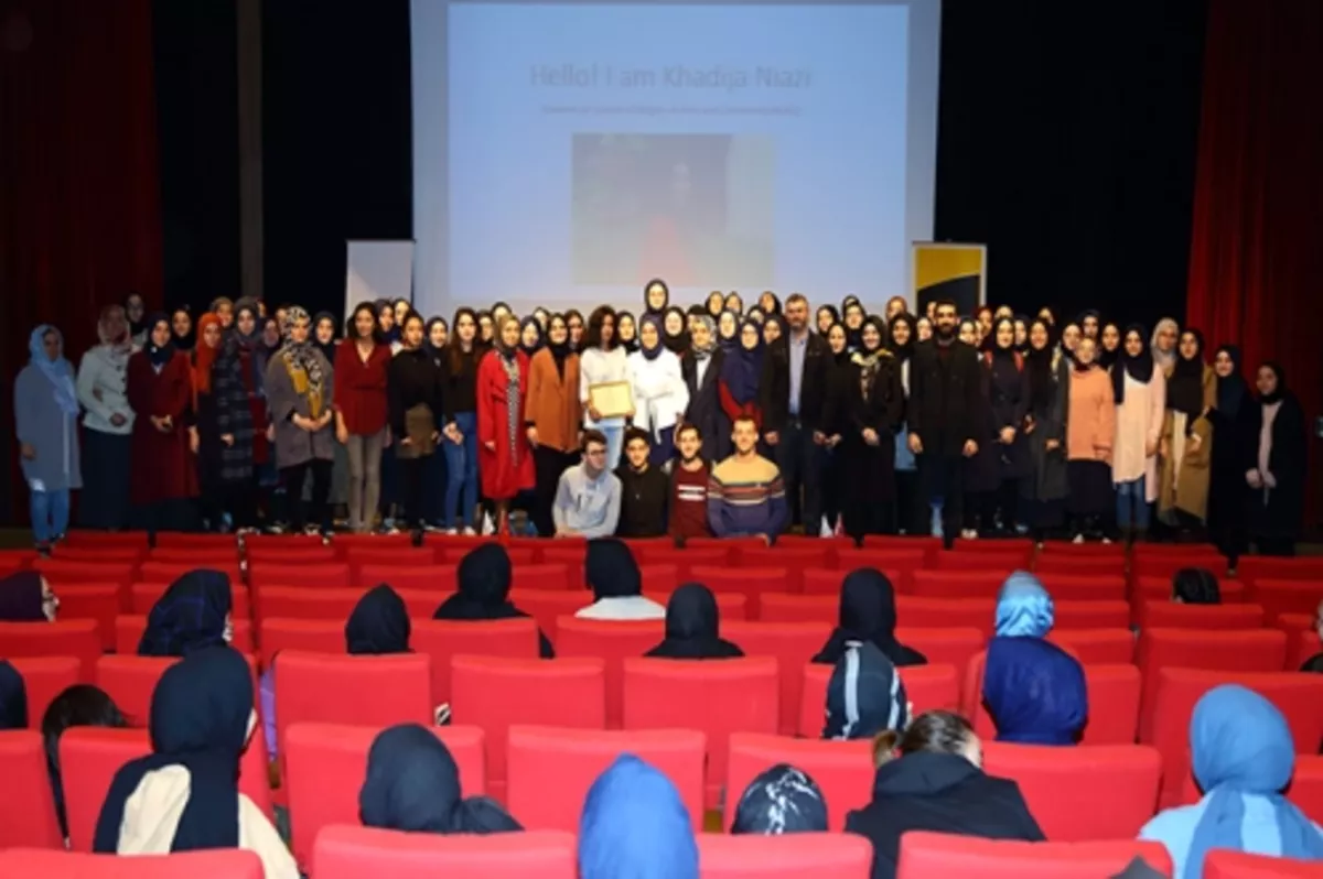 Pakistanlı mucize kız Hatice TİCARET’te konferans verdi