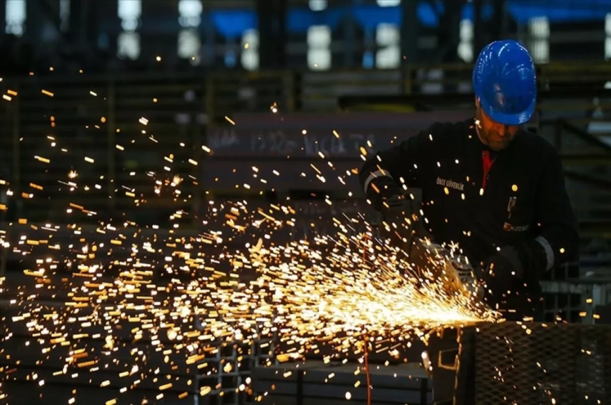 Sanayi üretimi şubat ayında aylık yüzde 6 azaldı