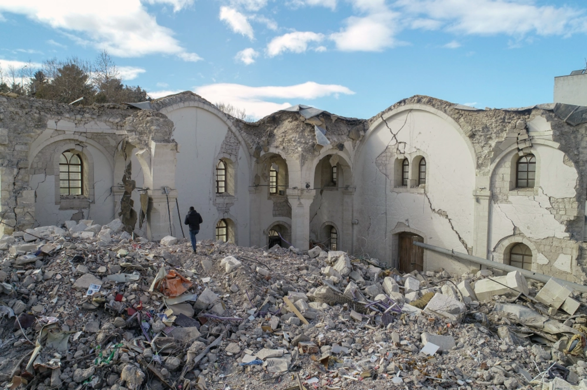 Asrın felaketi asırlık yapılara da zarar verdi