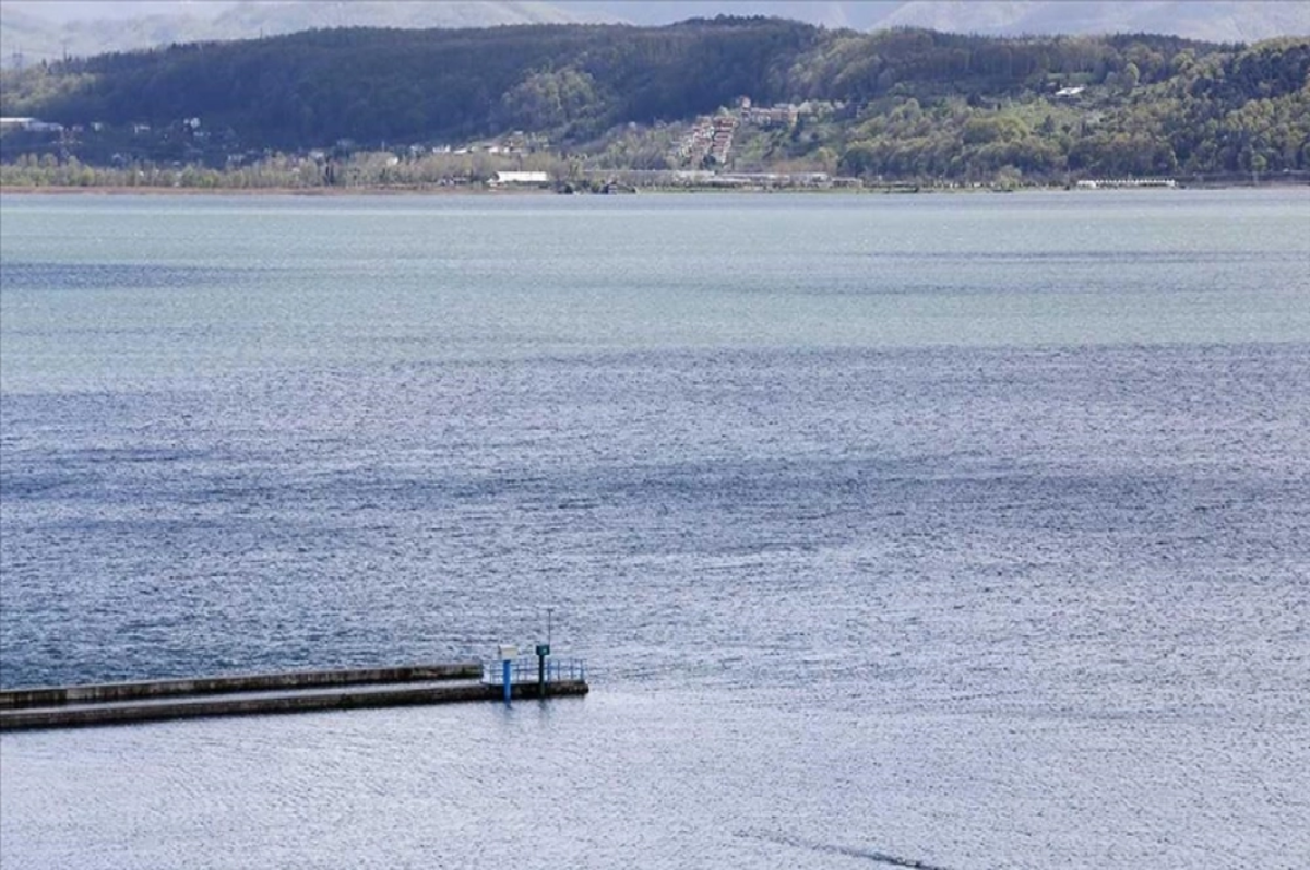 Son yağışlarla Sapanca Gölü'nde su seviyesi 30 santimetre daha arttı