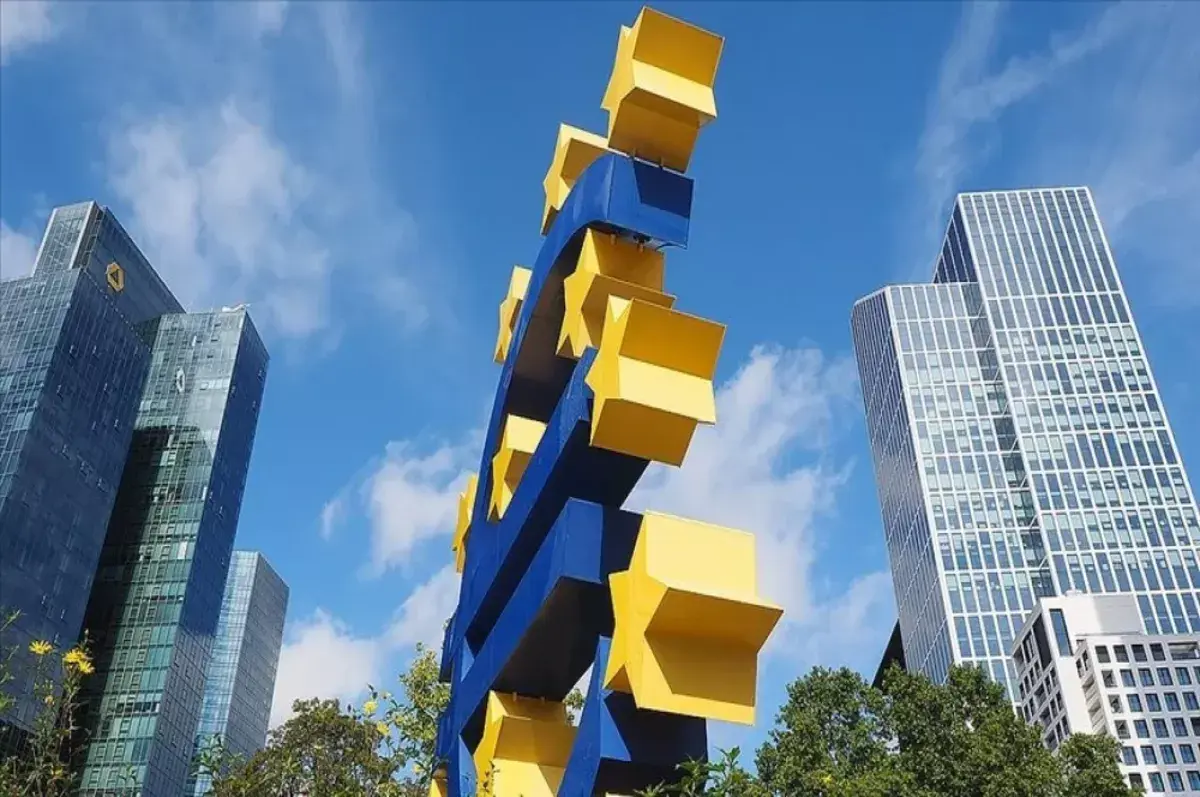 Euro Bölgesi'nde üretici fiyatları şubatta geriledi