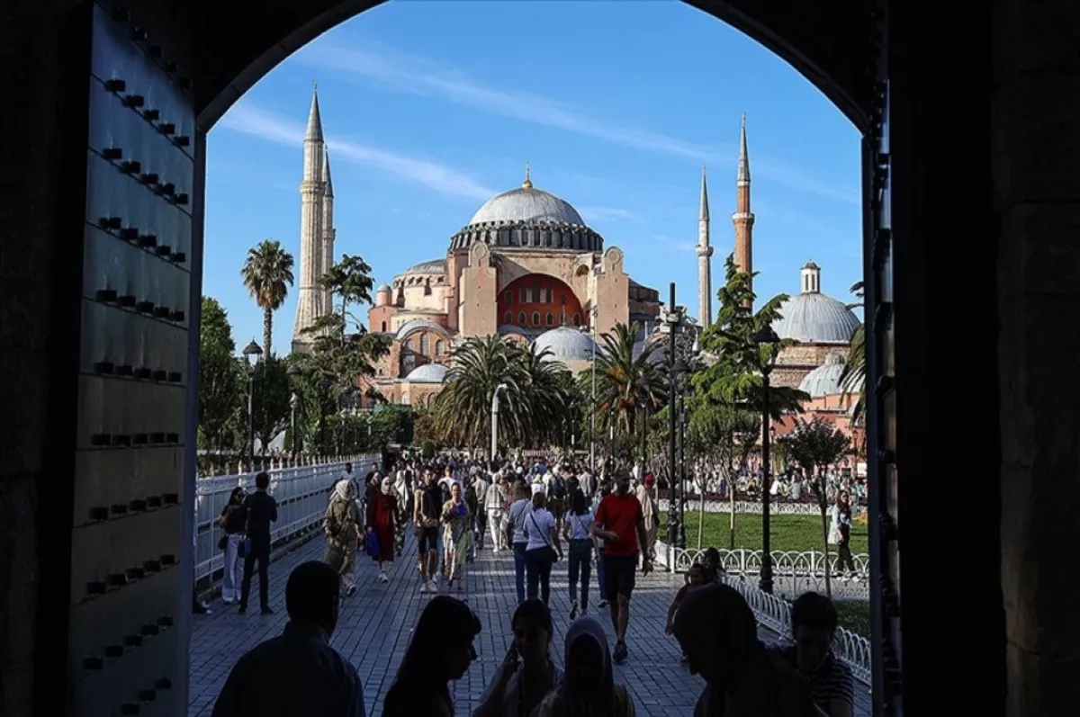 İstanbul yılın 7 ayında 10.5 milyona yakın yabancı turist ağırladı