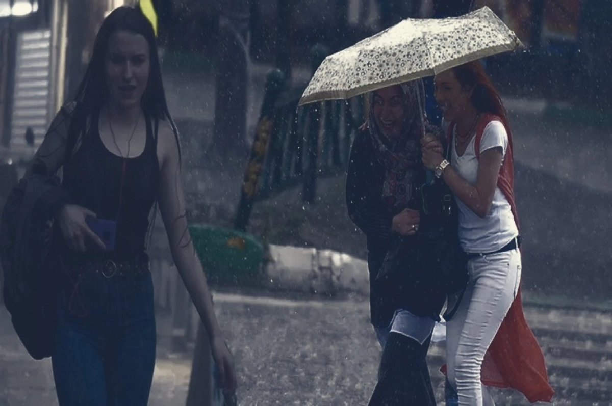 İstanbul'da sağanak alarmı! Meteoroloji tarih verdi: Yağışlı hava geliyor