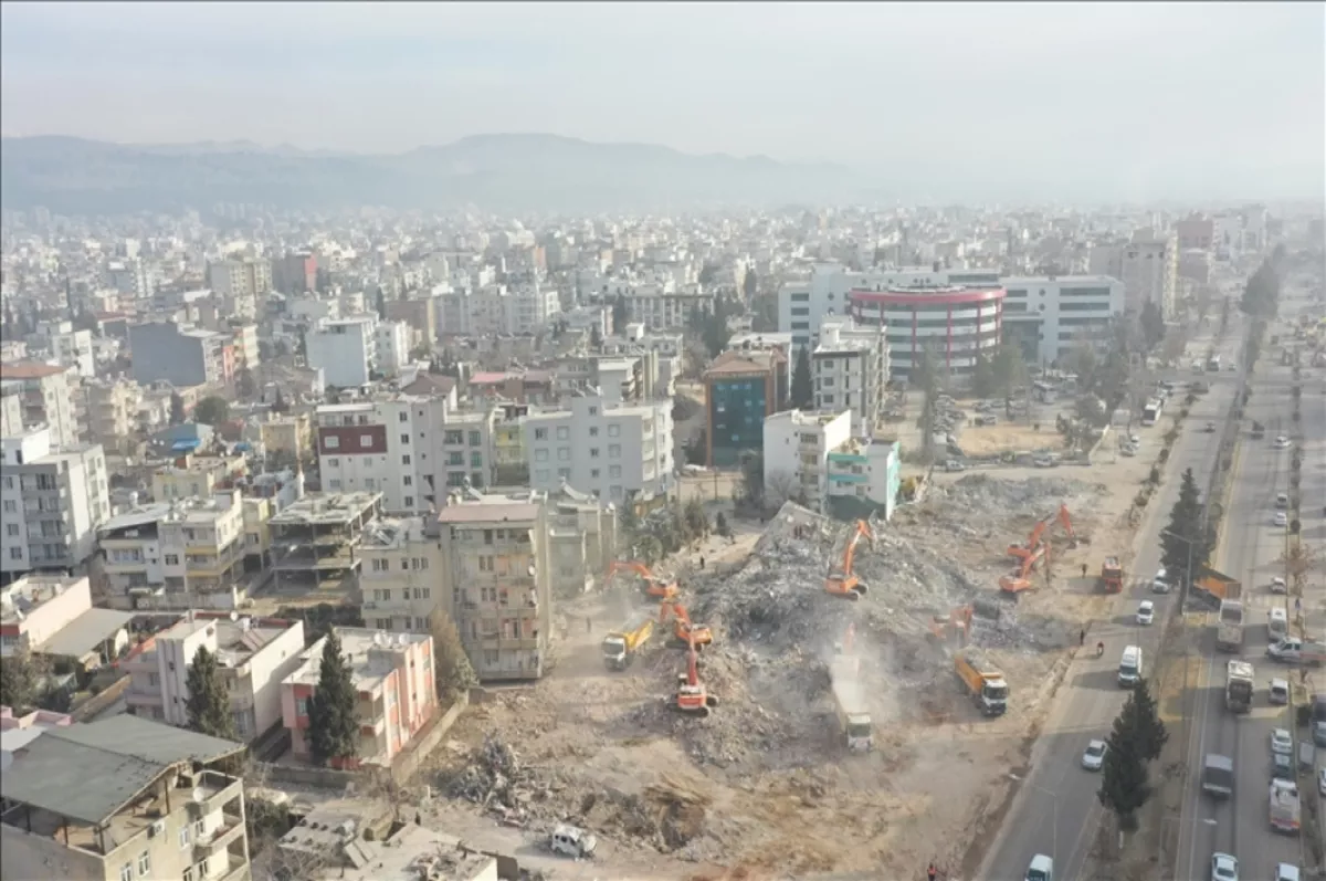 Deprem bölgesindeki ekonomik hayata ilişkin düzenlemelere gidildi