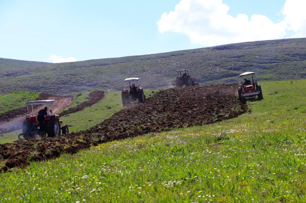 Deprem bölgesindeki çiftçilere nakdi mazot ve gübre desteğine ilişkin tebliğ