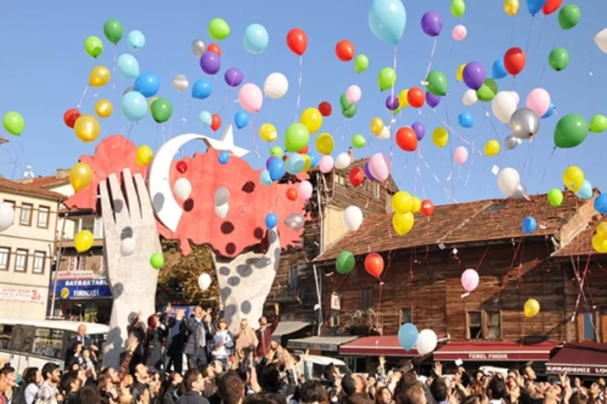 Uçan balonun gazı kaynağından izlenmeli