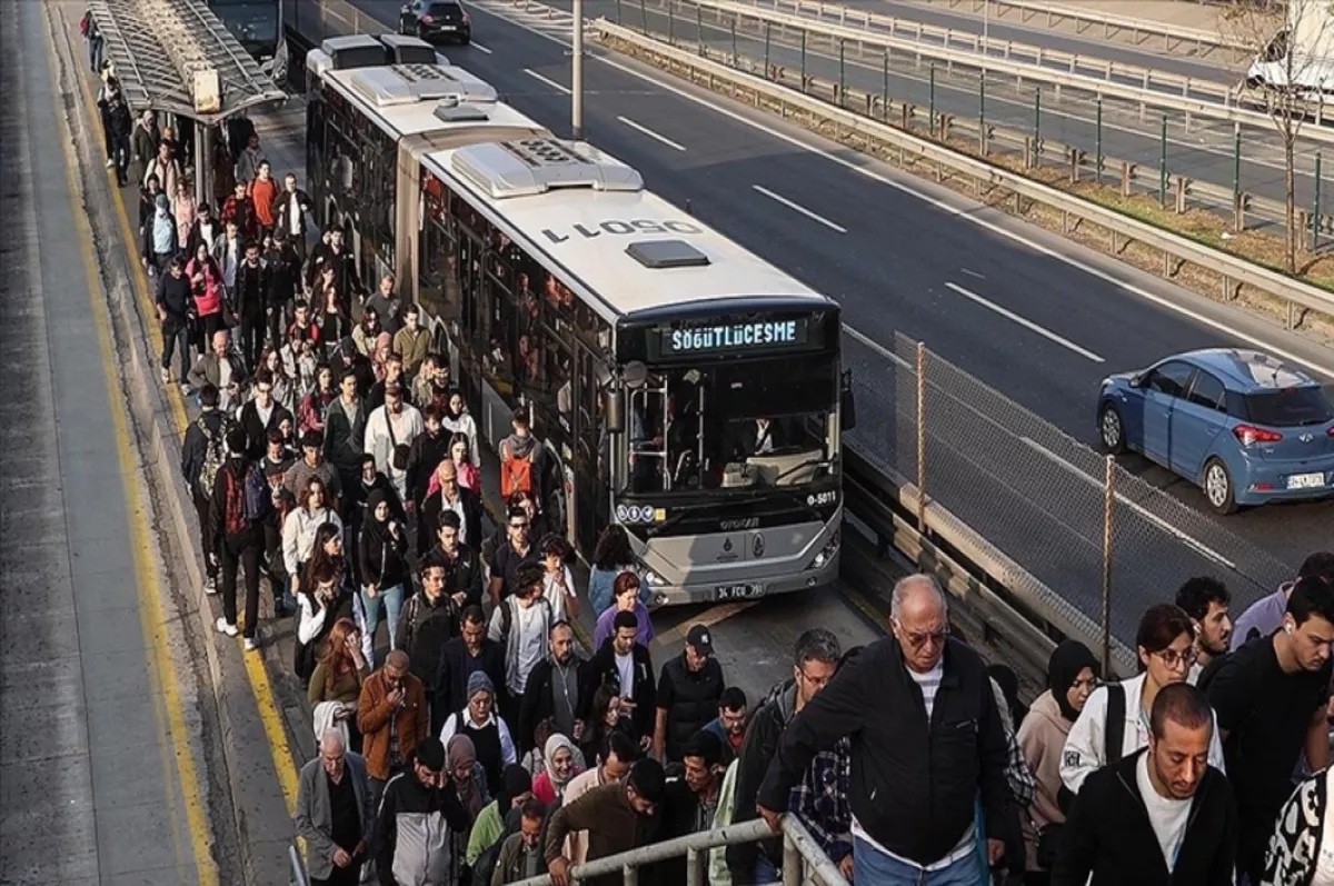 İstanbul'da ulaşıma yüzde 28.09'a varan zam yapıldı