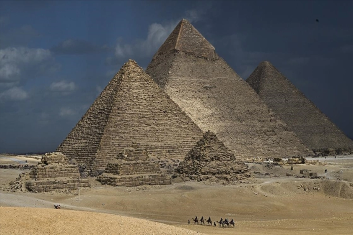 Mısır'da turistlerin çekim noktası: Giza piramitleri