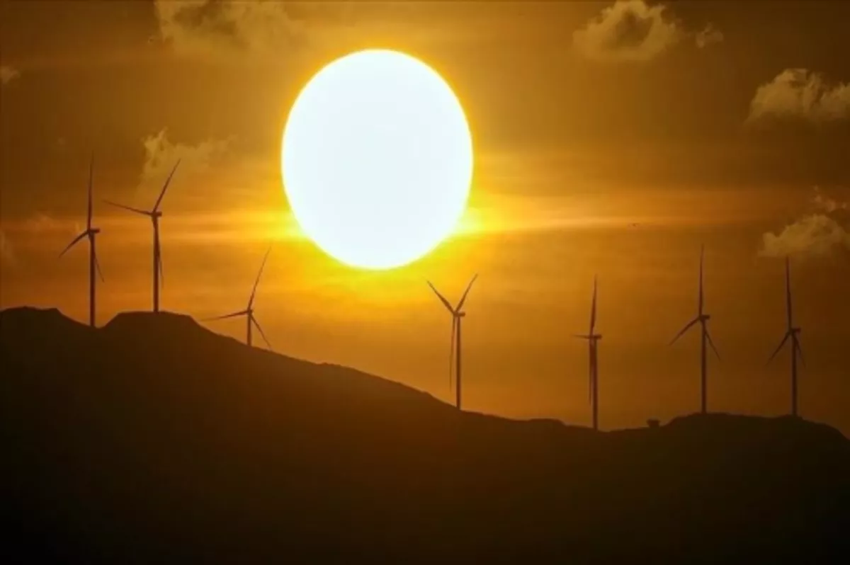 Türk toplumu enerji bağımsızlığının yolunu rüzgar ve güneş enerjisinde görüyor