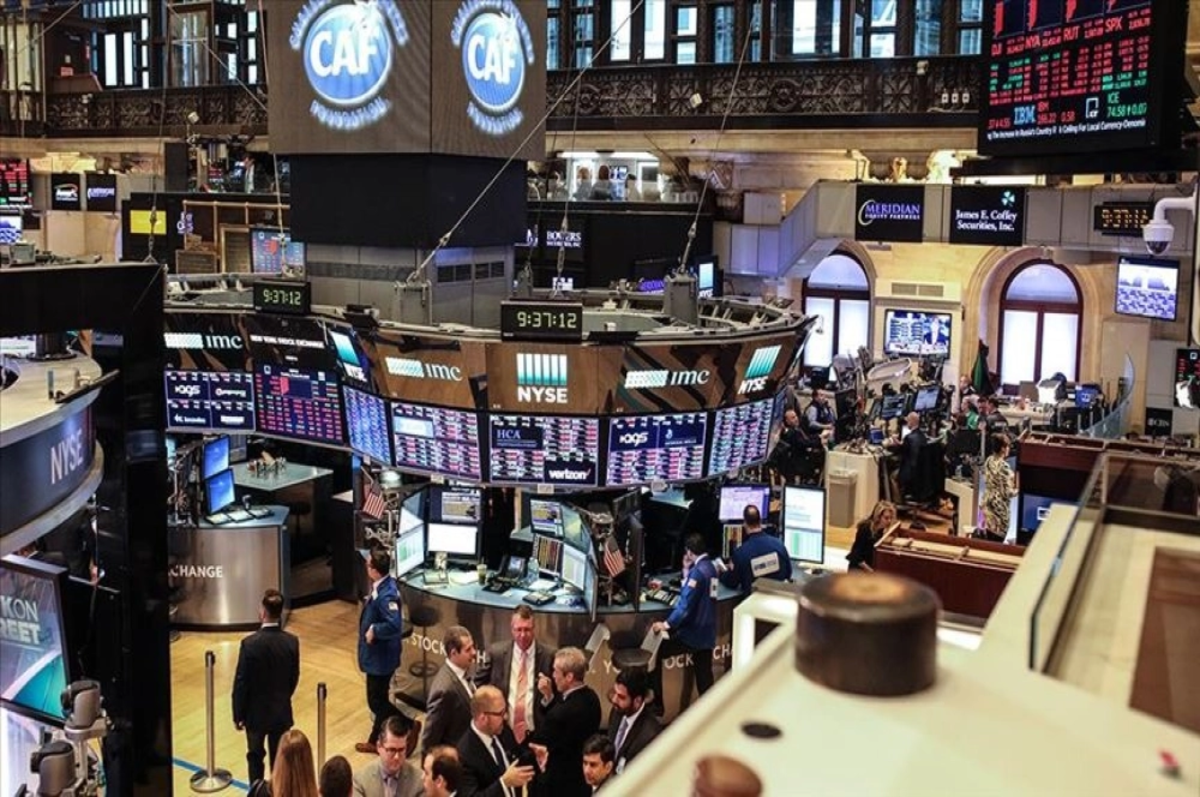 New York Borsası sert düşüşle kapandı: Dow Jones 400 puan geriledi