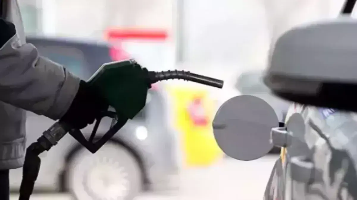 GÜNCEL AKARYAKIT FİYATLARI: Benzine yeni indirim geliyor!