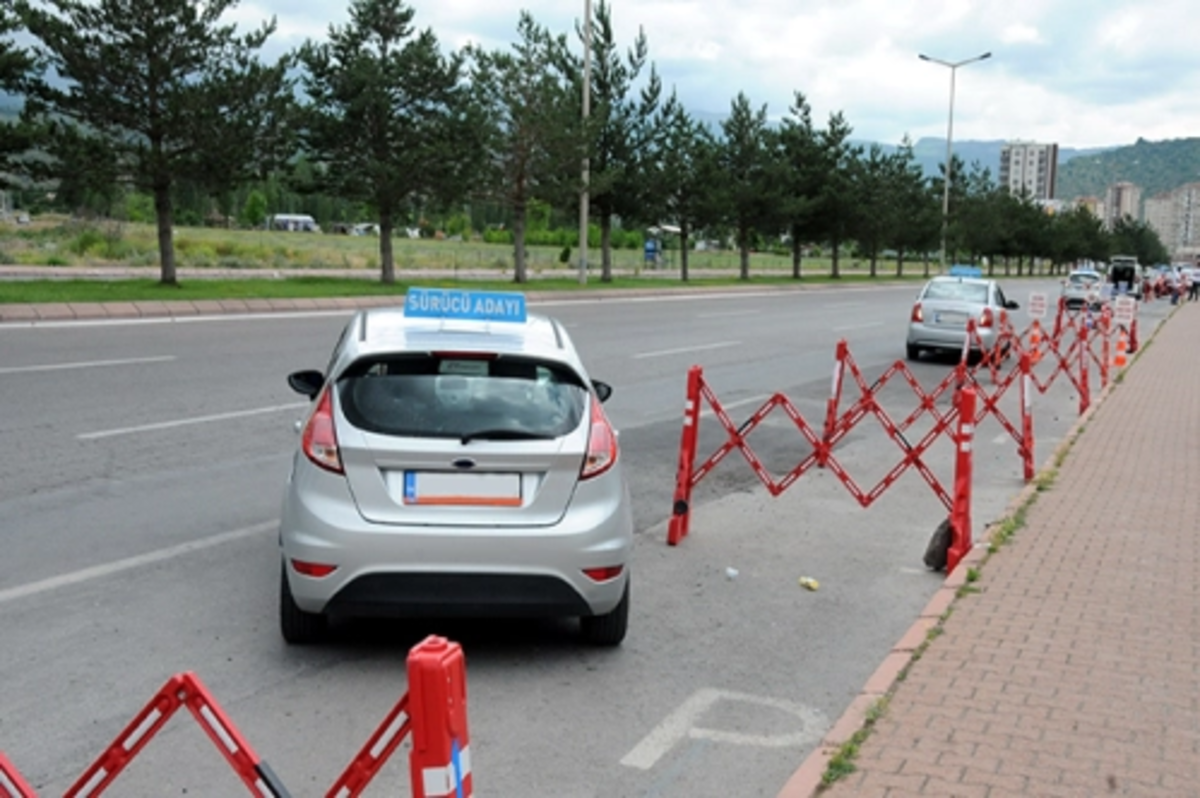 Mesleki yeterlilik kursları MEB'e devrediliyor