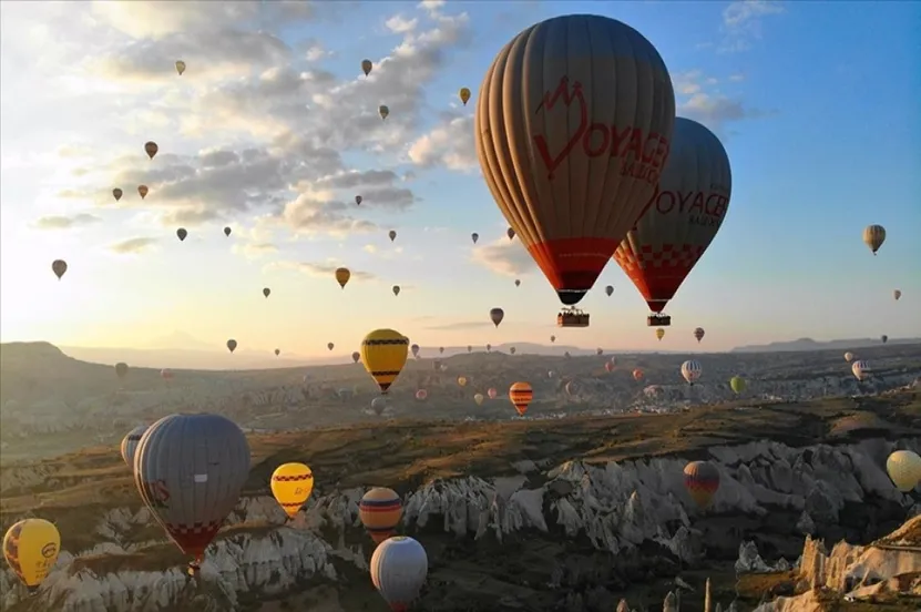 Sıcak hava balon uçuşunda rekor: Uçuşların yüzde 80'den fazlası o bölgeden