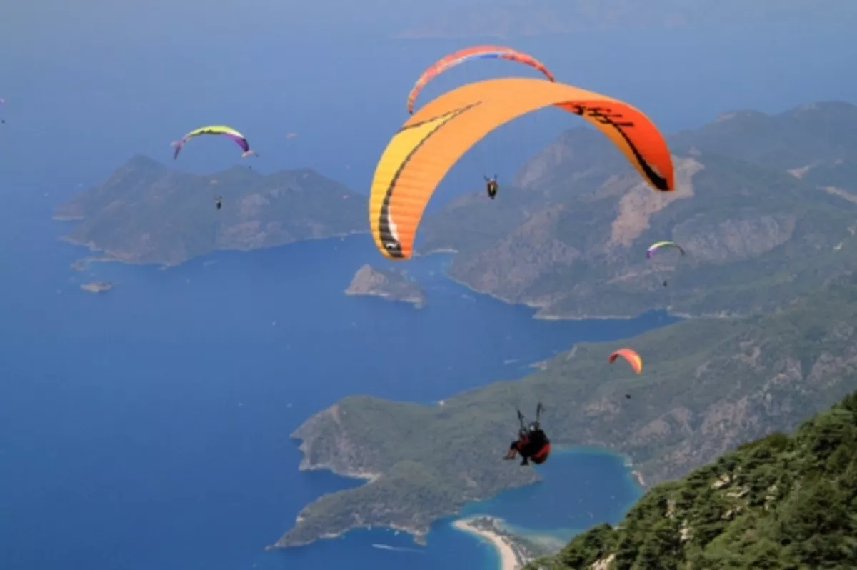 Yamaç paraşütüyle Silikon Vadisi’ne inecek