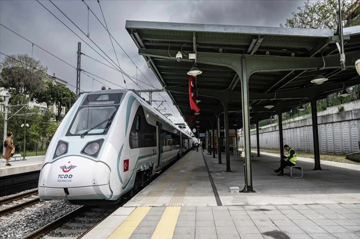 Milli elektrikli tren seti 1 yılda 575 bin yolcu taşıdı