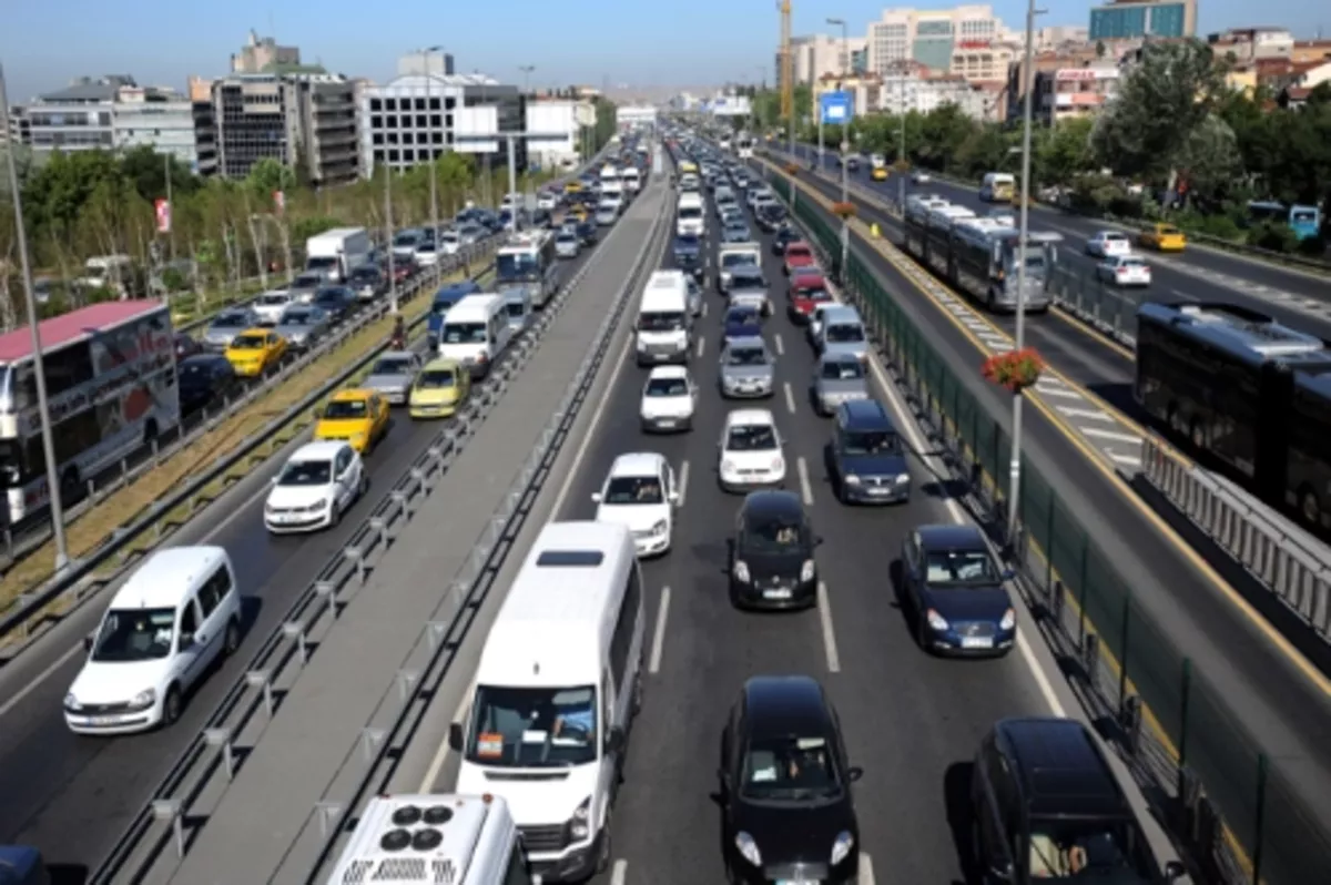 Trafikte 20.8 milyon kayıtlı araç var