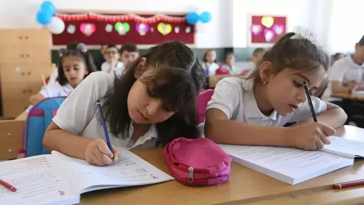 2025 ARA TATİL TARİHLERİ: Okullarda 2. dönem nisan ara tatili ne zaman?